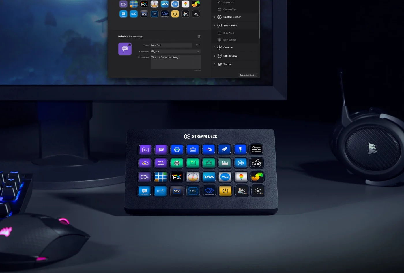 Elgato Stream Deck XL vor einem Monitor mit geöffneter Software