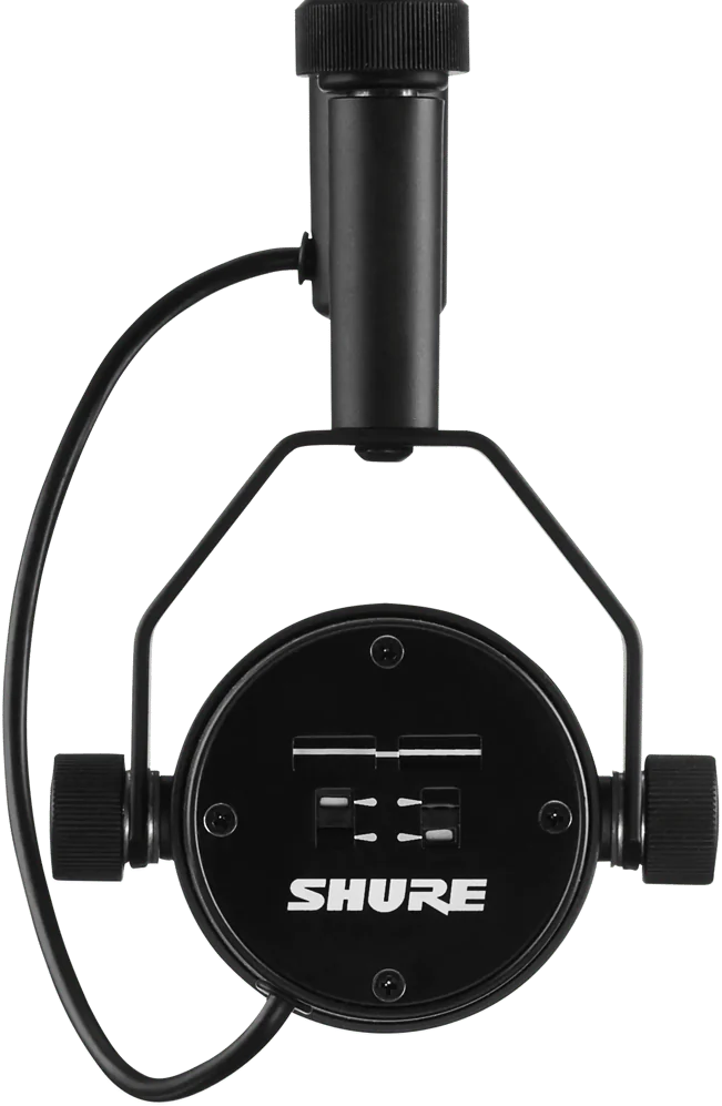 Shure SM7B im Bügel montiert, Frontansicht mit Schaumstoff-Windschutz