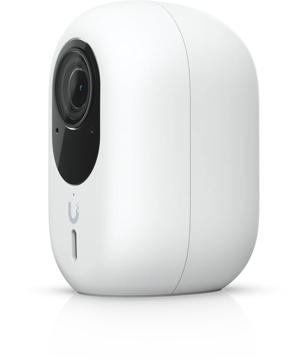 Weiße UniFi G6 Instant Überwachungskamera von vorne, das dunkle Objektiv sitzt mittig im abgerundeten Gehäuse