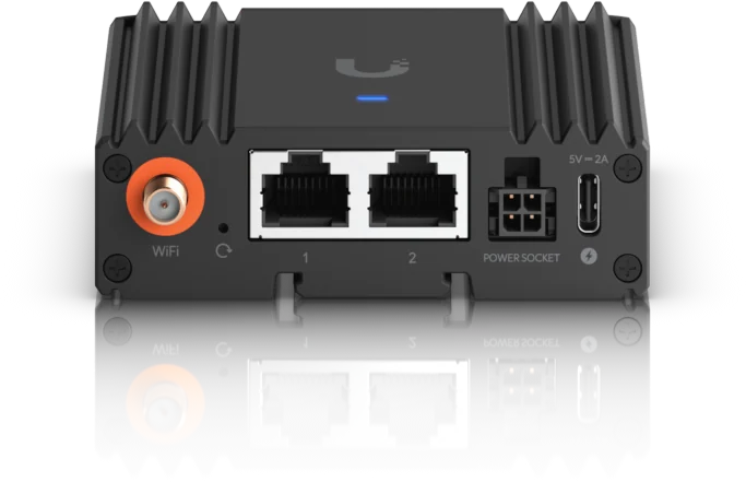 Anschlussseite des UniFi Mobile Router Ultra mit zwei Netzwerkbuchsen